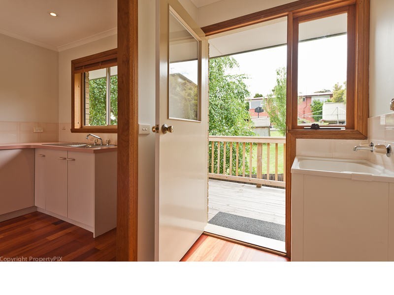 1/8 Alwyn Road, Lenah Valley TAS 7008