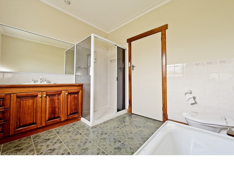 47 East Derwent Highway, Rose Bay TAS 7015