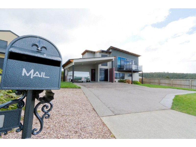 8 Tonic Hill Court, Kingston TAS 7050