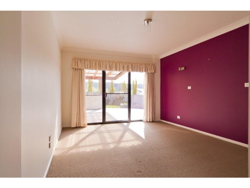 8 Tonic Hill Court, Kingston TAS 7050