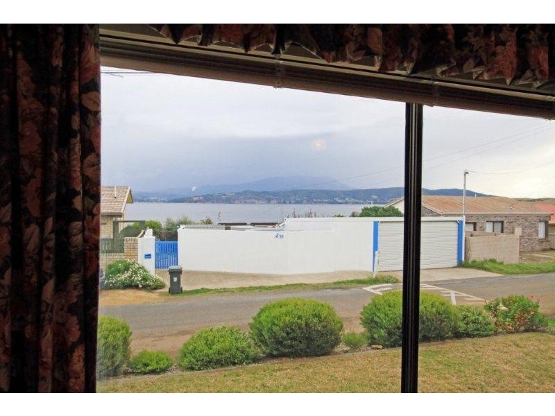 55 Spitfarm Road, Opossum Bay TAS 7023