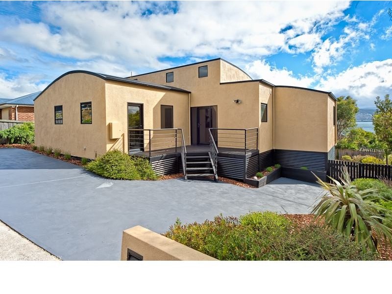 11 Arlunya Street, Tranmere TAS 7018