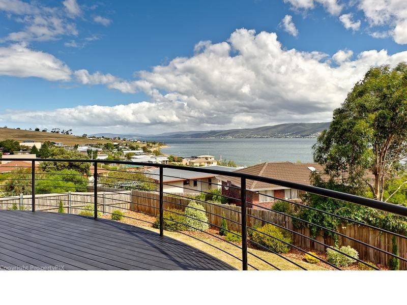 11 Arlunya Street, Tranmere TAS 7018