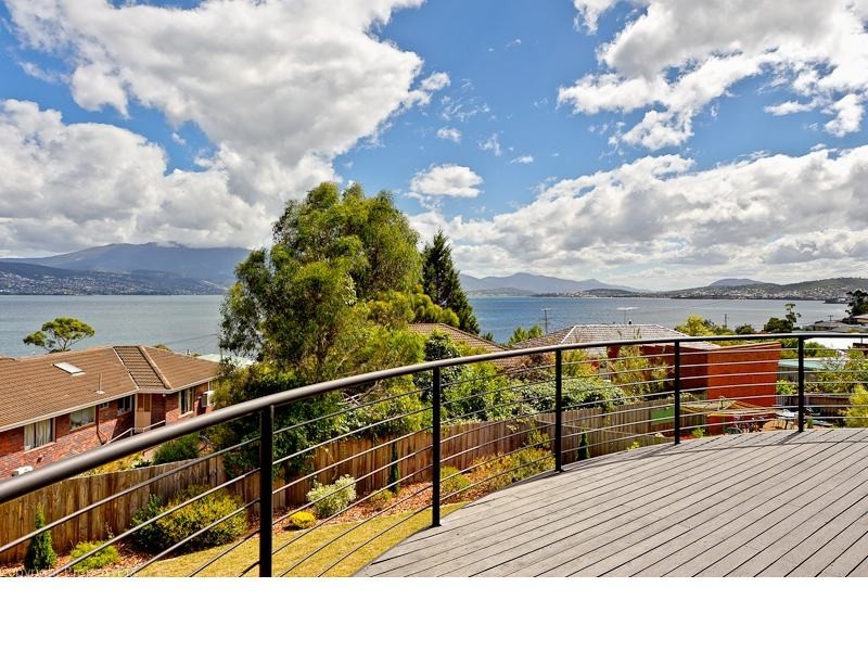 11 Arlunya Street, Tranmere TAS 7018