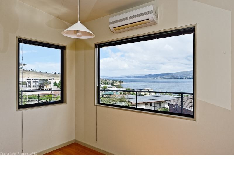 11 Arlunya Street, Tranmere TAS 7018