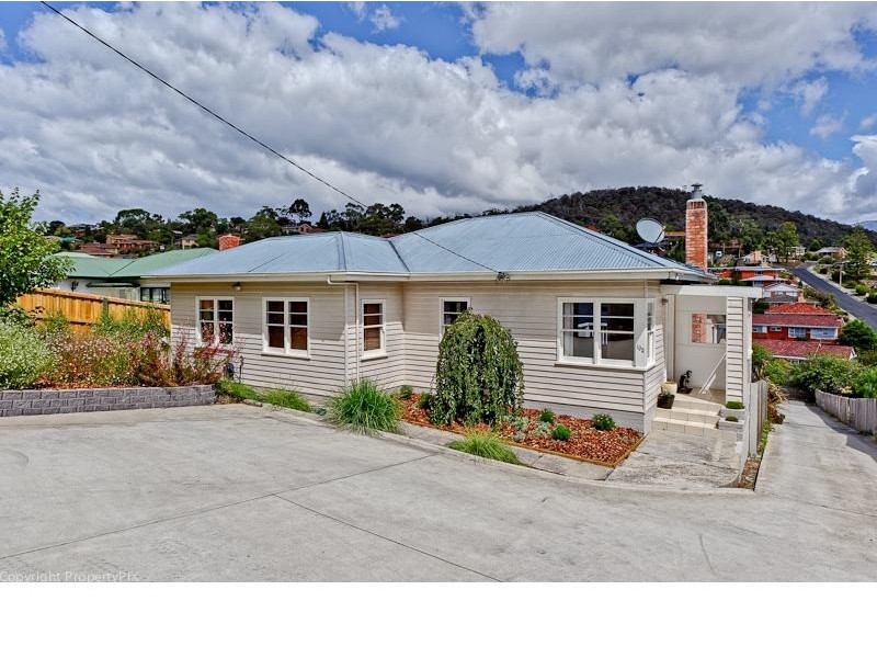 1/102 Gordons Hill Road, Lindisfarne TAS 7015