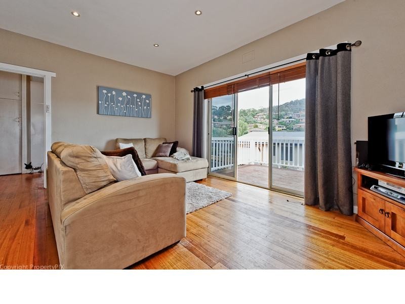1/102 Gordons Hill Road, Lindisfarne TAS 7015