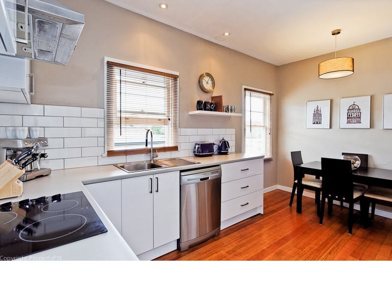 1/102 Gordons Hill Road, Lindisfarne TAS 7015