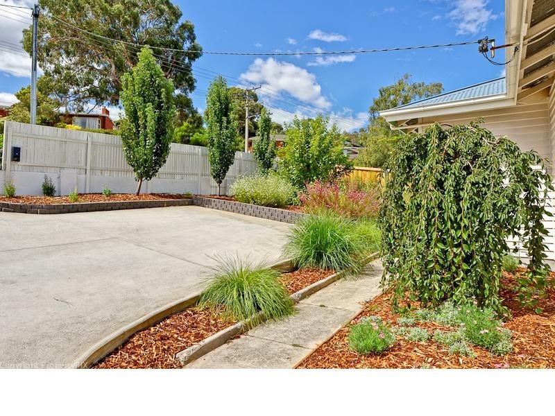 1/102 Gordons Hill Road, Lindisfarne TAS 7015