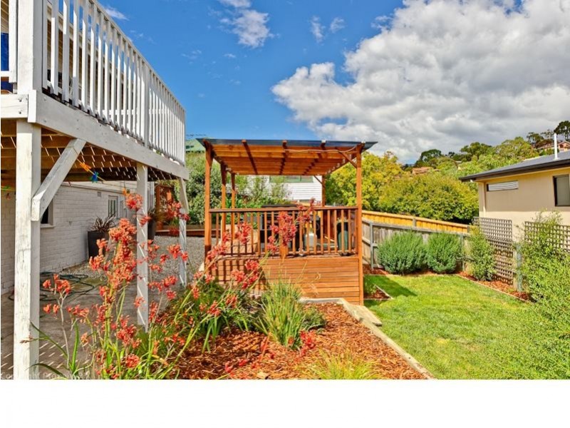 1/102 Gordons Hill Road, Lindisfarne TAS 7015