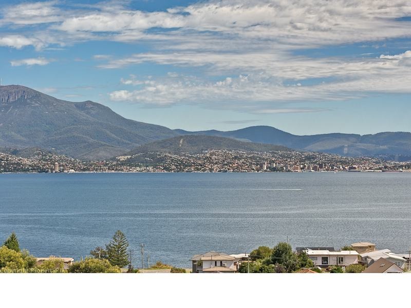 734 Oceana Drive, Tranmere TAS 7018