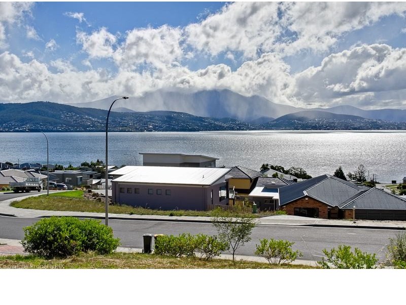 734 Oceana Drive, Tranmere TAS 7018