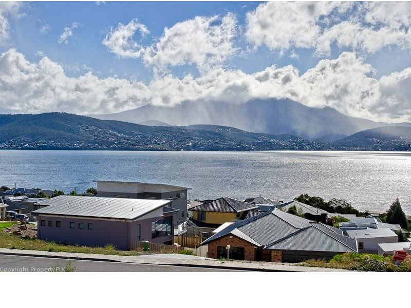734 Oceana Drive, Tranmere TAS 7018