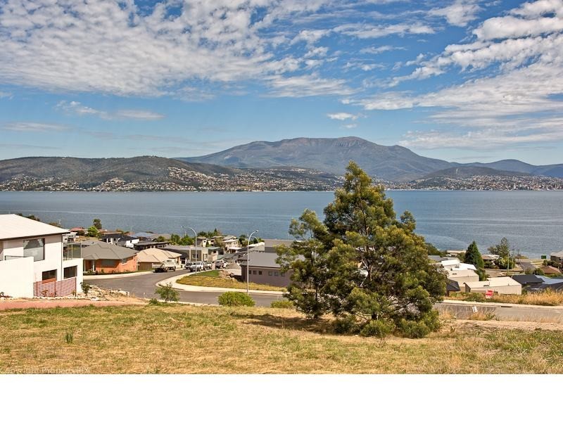 734 Oceana Drive, Tranmere TAS 7018
