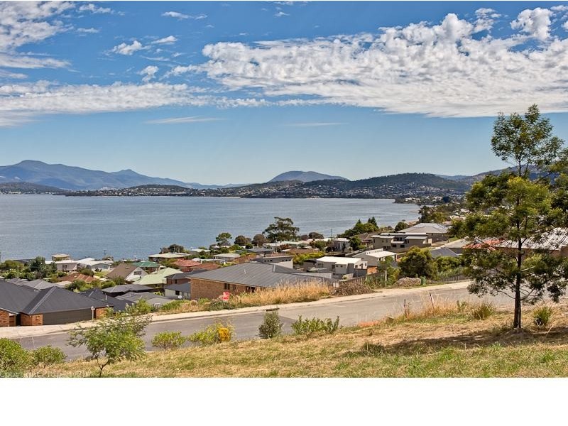 734 Oceana Drive, Tranmere TAS 7018