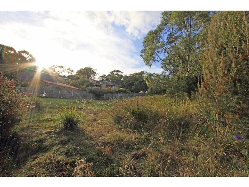 82 Begonia Street, Lindisfarne TAS 7015