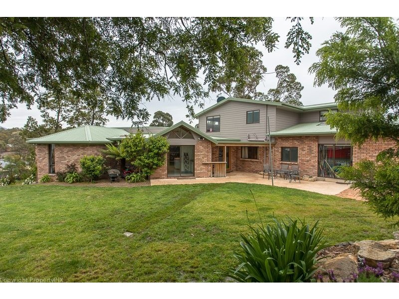 102 Burwood Drive, Blackmans Bay TAS 7052