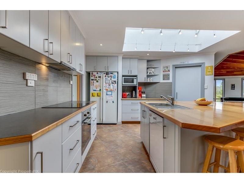 102 Burwood Drive, Blackmans Bay TAS 7052