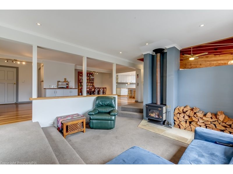 102 Burwood Drive, Blackmans Bay TAS 7052