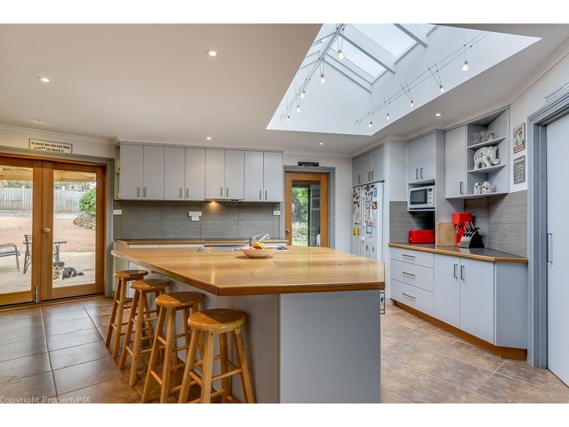 102 Burwood Drive, Blackmans Bay TAS 7052