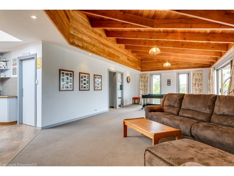 102 Burwood Drive, Blackmans Bay TAS 7052