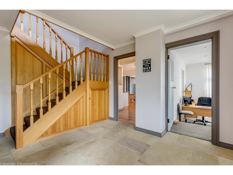 102 Burwood Drive, Blackmans Bay TAS 7052