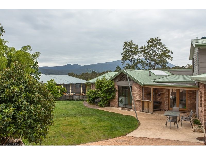 102 Burwood Drive, Blackmans Bay TAS 7052
