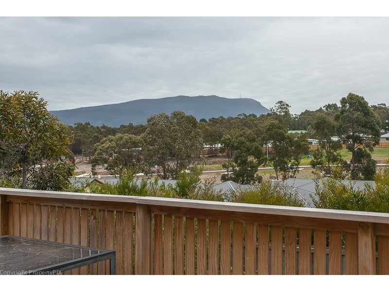 102 Burwood Drive, Blackmans Bay TAS 7052