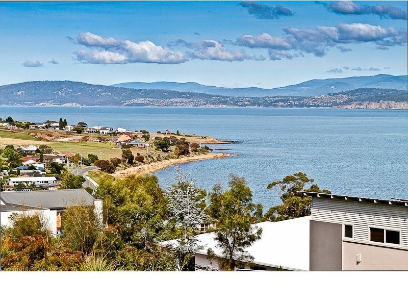 664 Oceana Drive, Tranmere TAS 7018