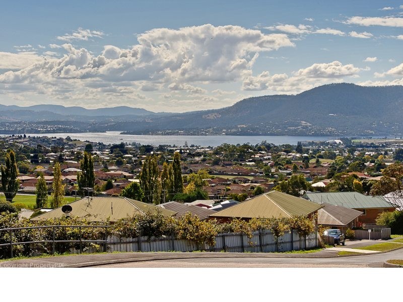 11 Merton Street, Glenorchy TAS 7010