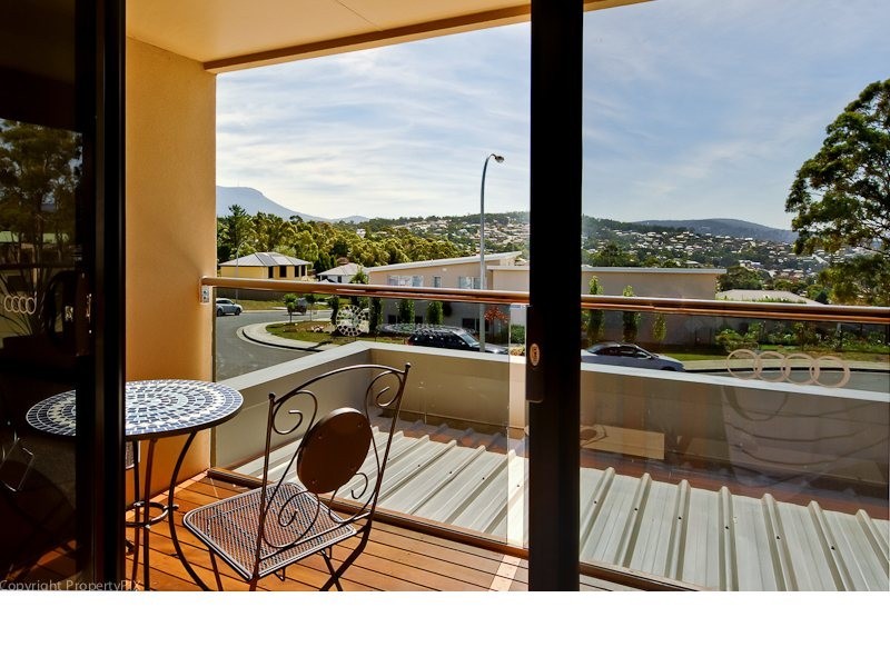 51 Sandra Drive, Blackmans Bay TAS 7052