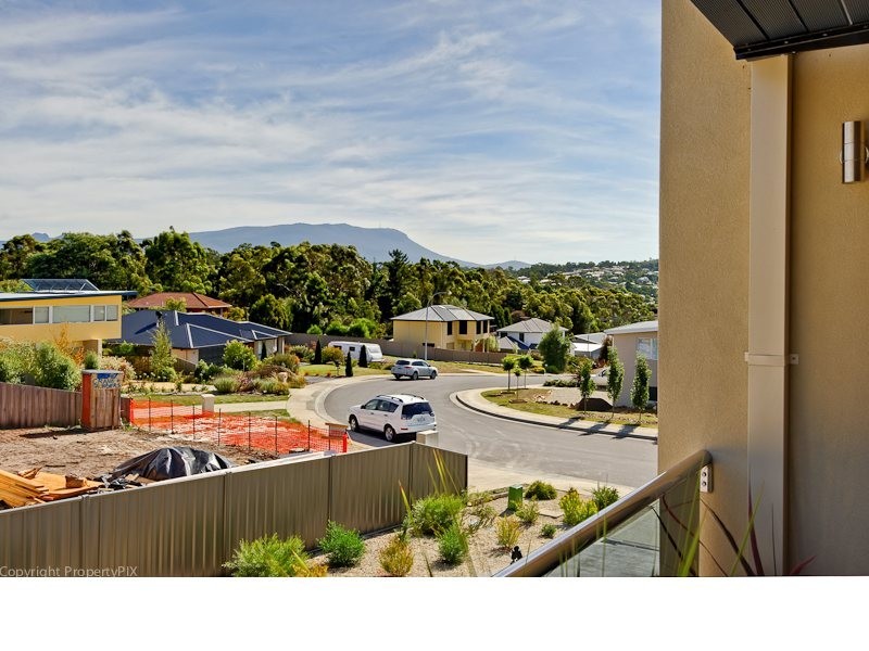 51 Sandra Drive, Blackmans Bay TAS 7052