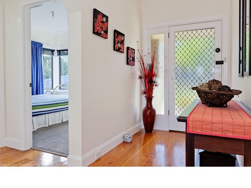 79 East Derwent Highway, Lindisfarne TAS 7015