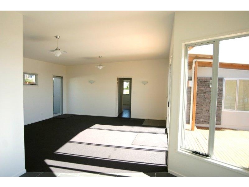 2/11 Staff Road, Electrona TAS 7054