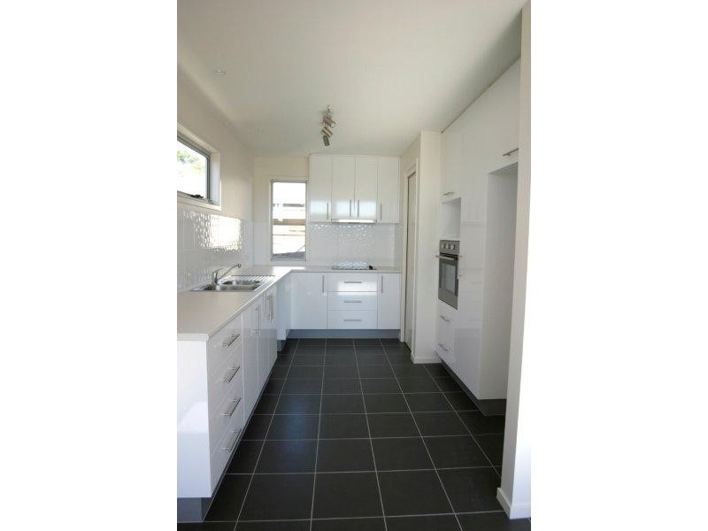 2/11 Staff Road, Electrona TAS 7054