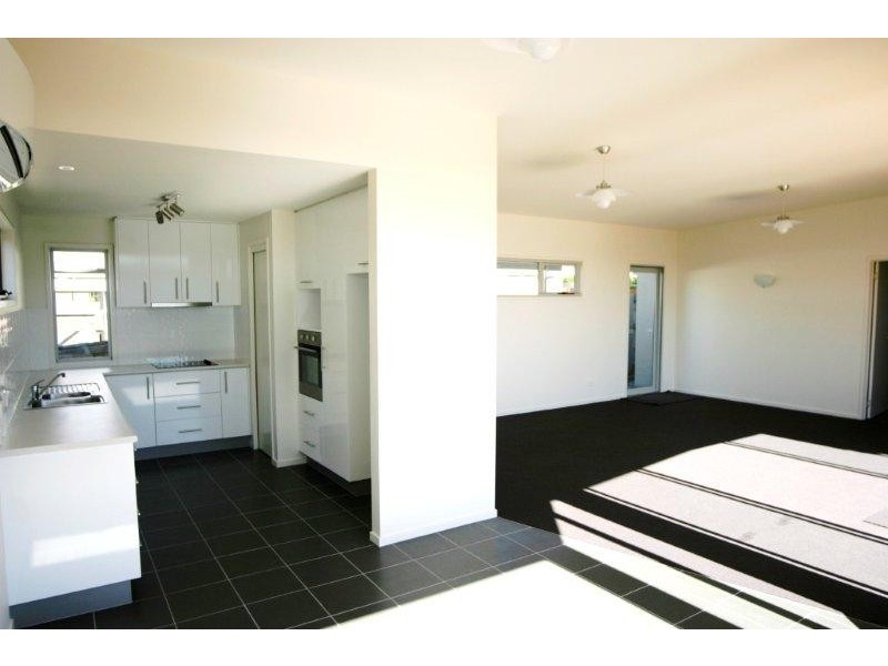 2/11 Staff Road, Electrona TAS 7054