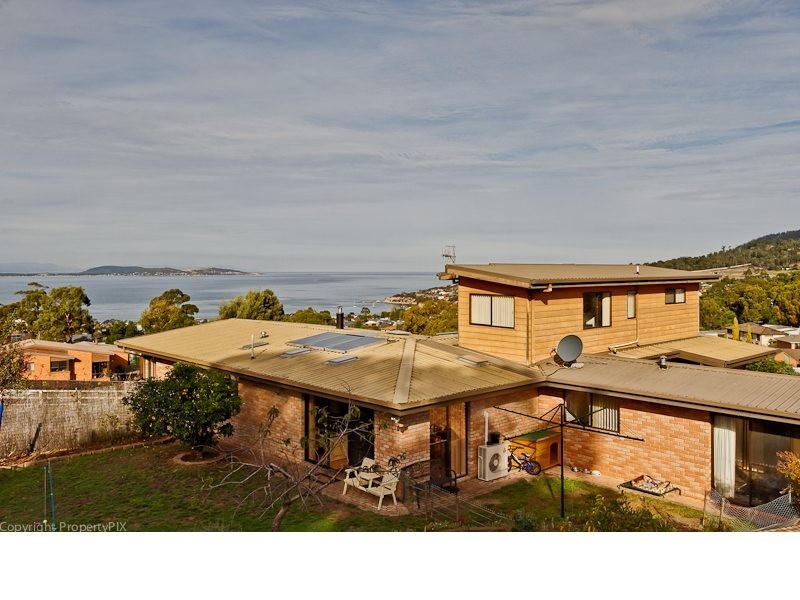 55 Diamond Drive, Blackmans Bay TAS 7052