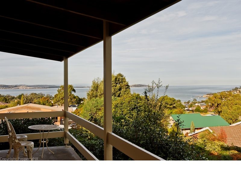 55 Diamond Drive, Blackmans Bay TAS 7052