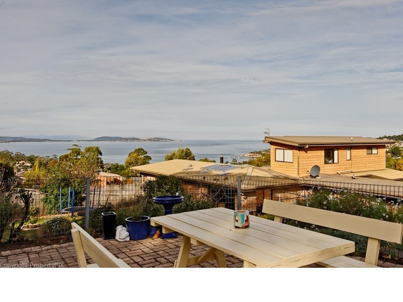55 Diamond Drive, Blackmans Bay TAS 7052