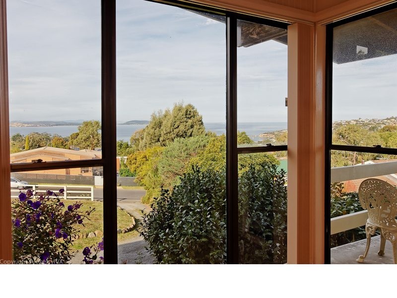 55 Diamond Drive, Blackmans Bay TAS 7052
