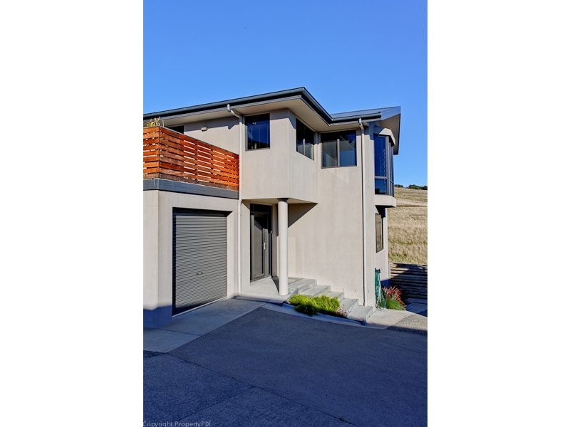 2/12 Skala Road, Tranmere TAS 7018