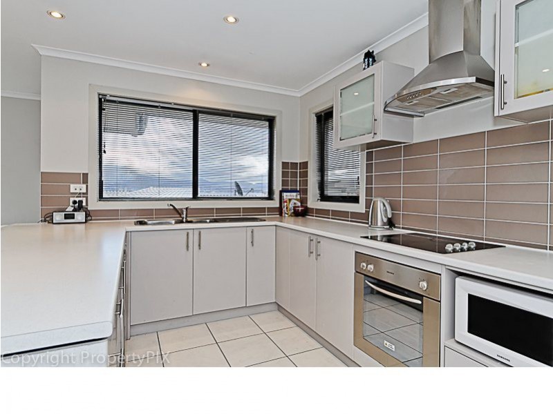 2/12 Skala Road, Tranmere TAS 7018