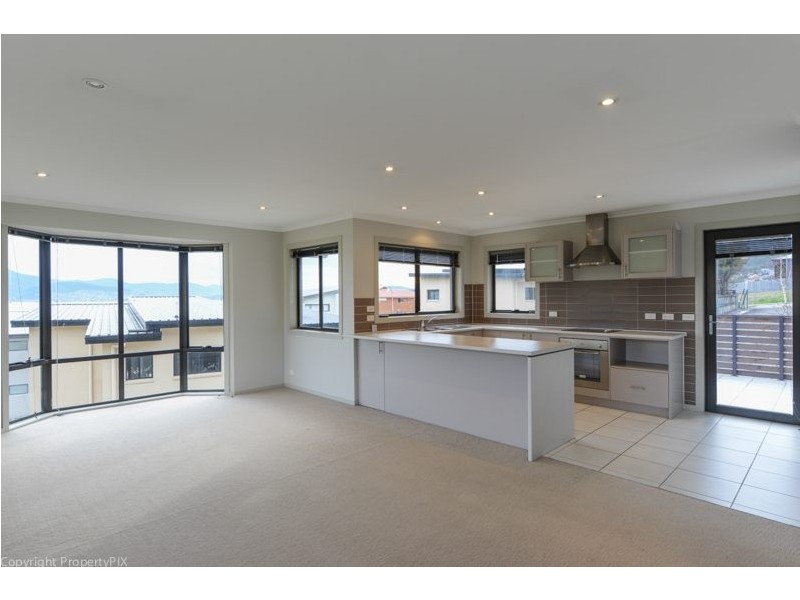 2/12 Skala Road, Tranmere TAS 7018