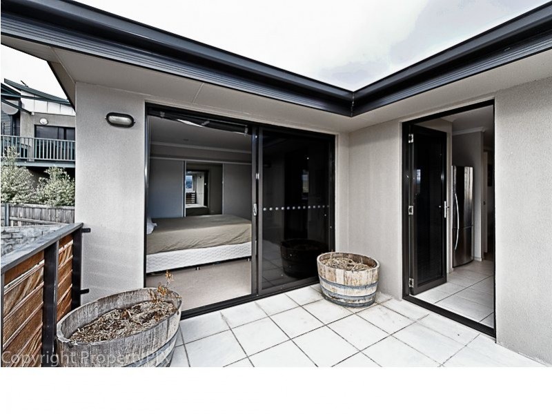 2/12 Skala Road, Tranmere TAS 7018