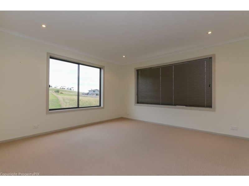 2/12 Skala Road, Tranmere TAS 7018