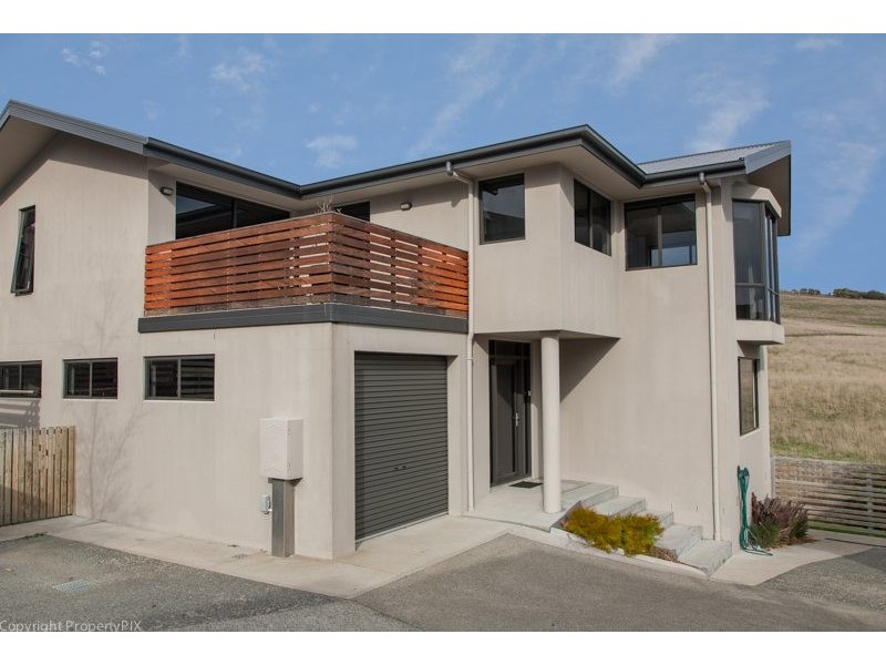 2/12 Skala Road, Tranmere TAS 7018