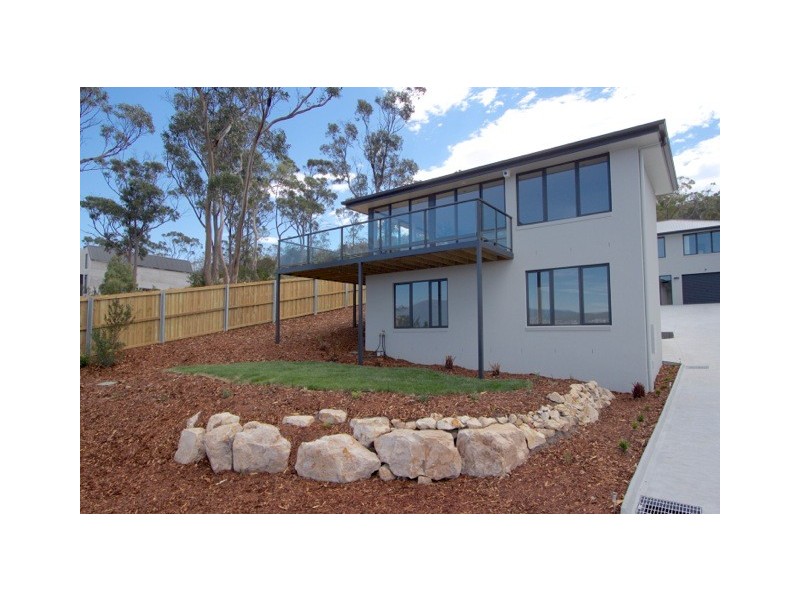 1/590 Oceana Drive, Howrah TAS 7018