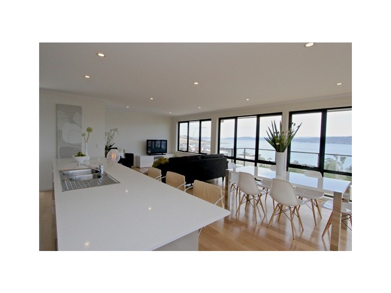 1/590 Oceana Drive, Howrah TAS 7018