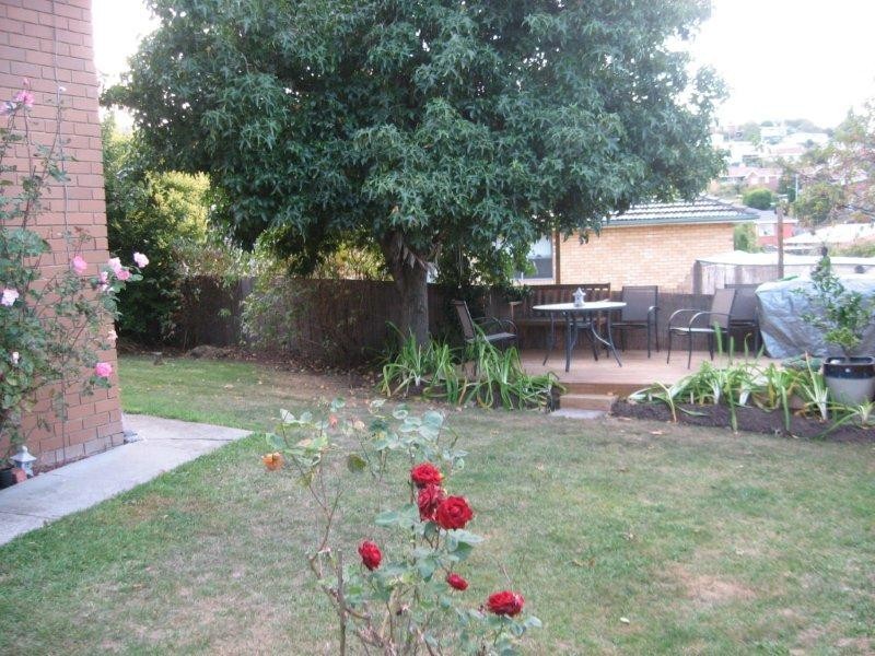 2/11 Alroy Court, Rosetta TAS 7010