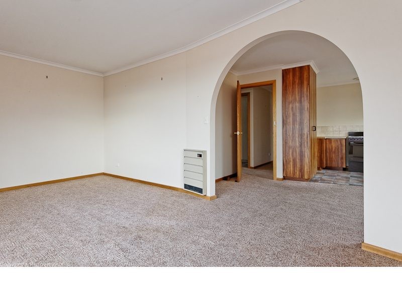 2/36 Cuthbertson Pl, Lenah Valley TAS 7008